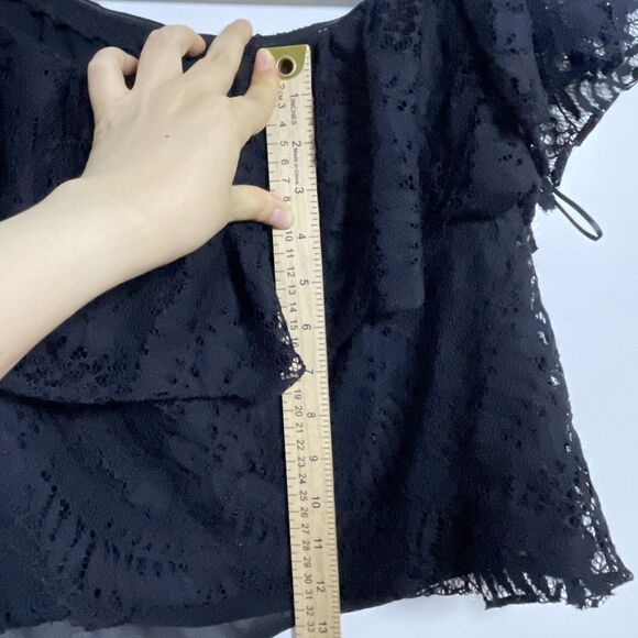 GUESS Women's Sasha Off-The-Shoulder Black top Blouse Lace Size Medium NWT - Picture 6 of 7